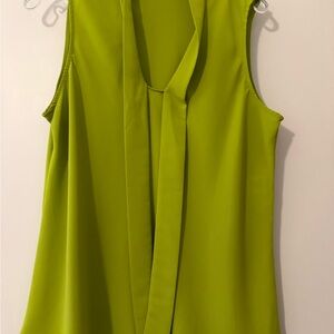 Kasper Sleeveless V-Neck Pleated Camisole - Lime
